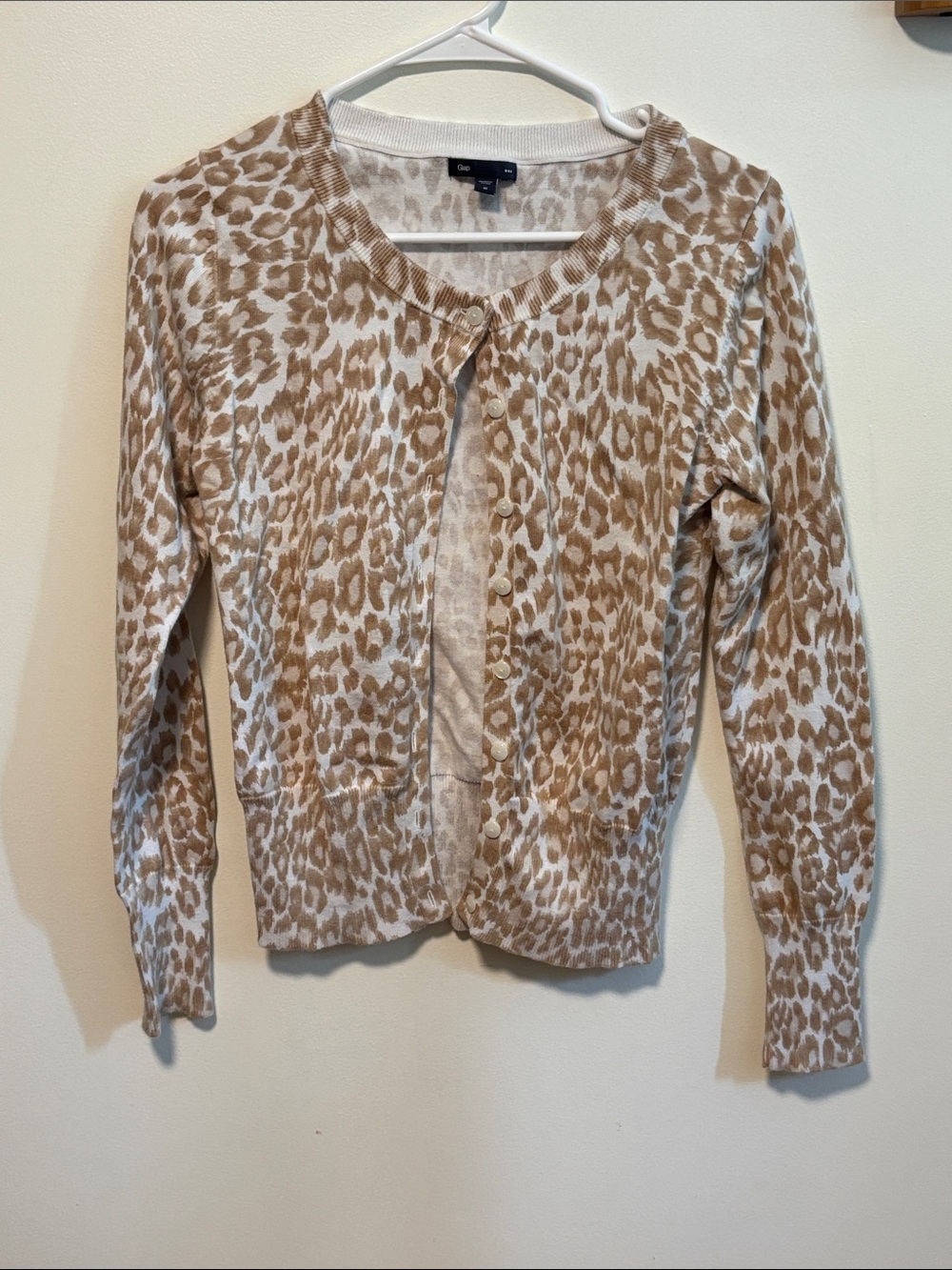 GAP Neutral Leopard-Pattern Cardigan in Beige & Cream